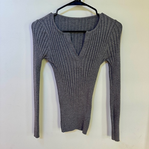 Commense Ribbed V Neck Sweater, Color Gray, Size XS - Picture 1 of 5
